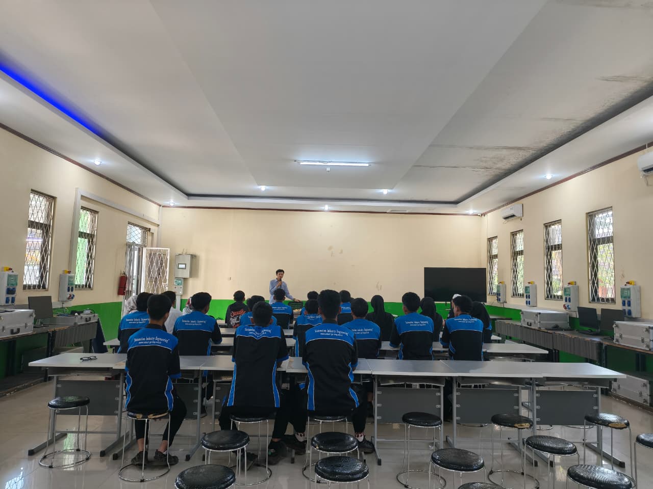 Perkuat Sinergi Otomasi, PT Schneider Electric Indonesia Gelar Kunjungan Strategis dan Rekrutmen di SMK Negeri 1 Japara
